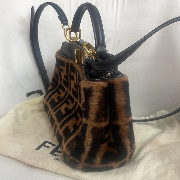 ❌SOLD❌ FENDI Mini Sheepskin Peekaboo🤎 - Picture 7 of 14